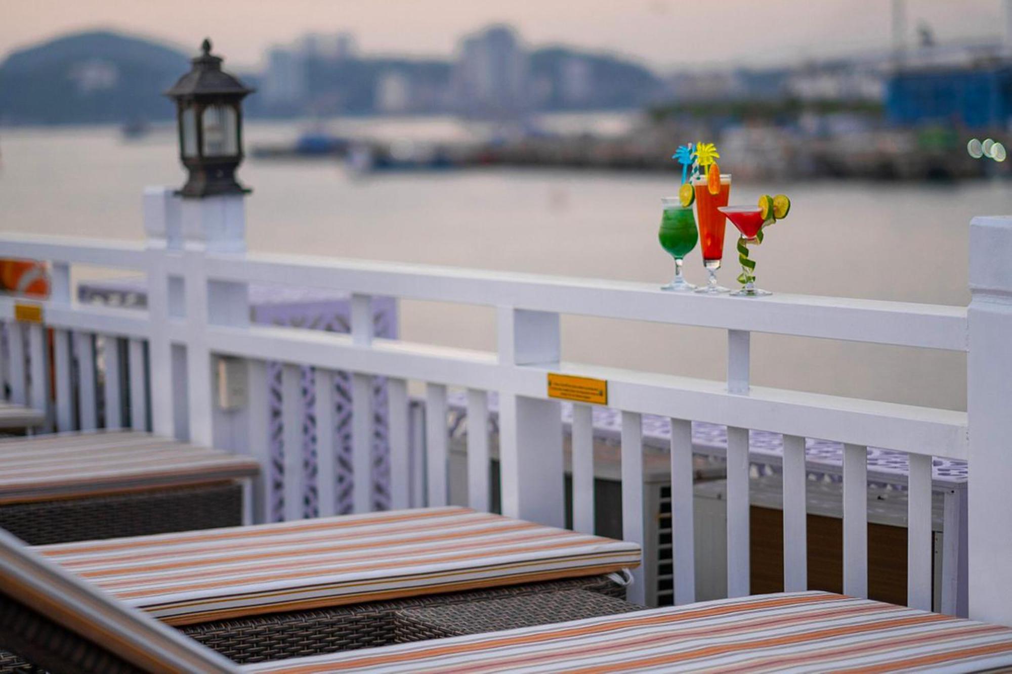 Halong Arcadia Cruise Hotel Hạ Long-öböl Kültér fotó