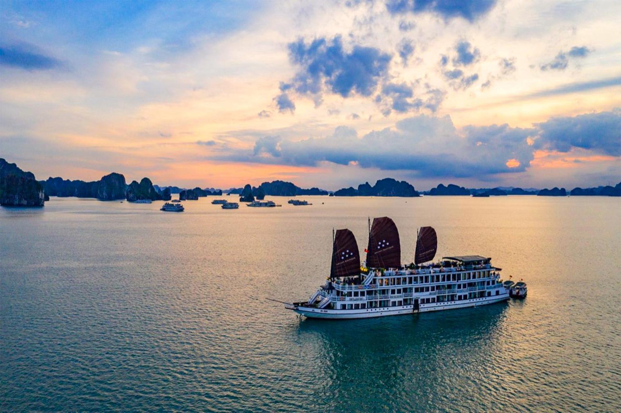 Halong Arcadia Cruise Hotel Hạ Long-öböl Kültér fotó